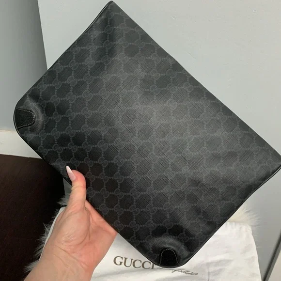 ❌SOLD❌Authentic vintage large black Gucci flap Cluch w dustbag - Picture 7 of 17